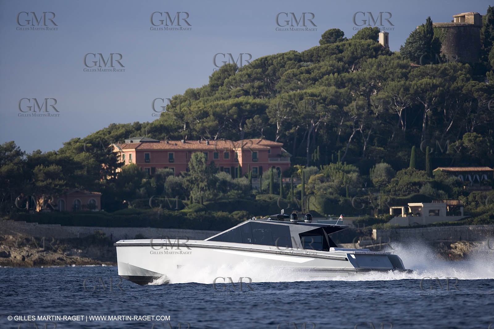 29 09 2007 - St Jean Cap Ferrat - Wally Yachts - Wally Power 70 - Lau Lau