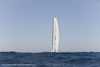 15 11 2009 - San Diego (USA, CA) - 33rd America's Cup - BMW ORACLE Racing - Wing trials, Day 4