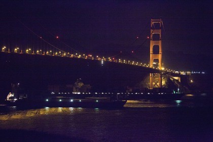 28 02 2011 - San Francisco (USA, CA) - USA 17 arrival in San Francisco - Star Isfjord passing under Golden Gate Bridge