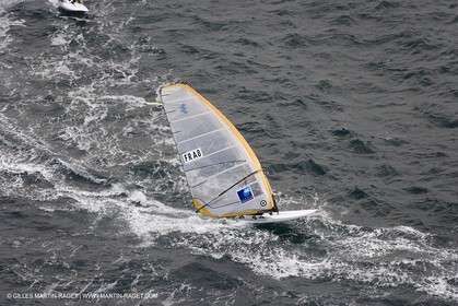 26 04 2007 - Semaine Olympique Française 2007 - Hyères - Jour 5 - Team France - RS:X - Huguet Nicolas