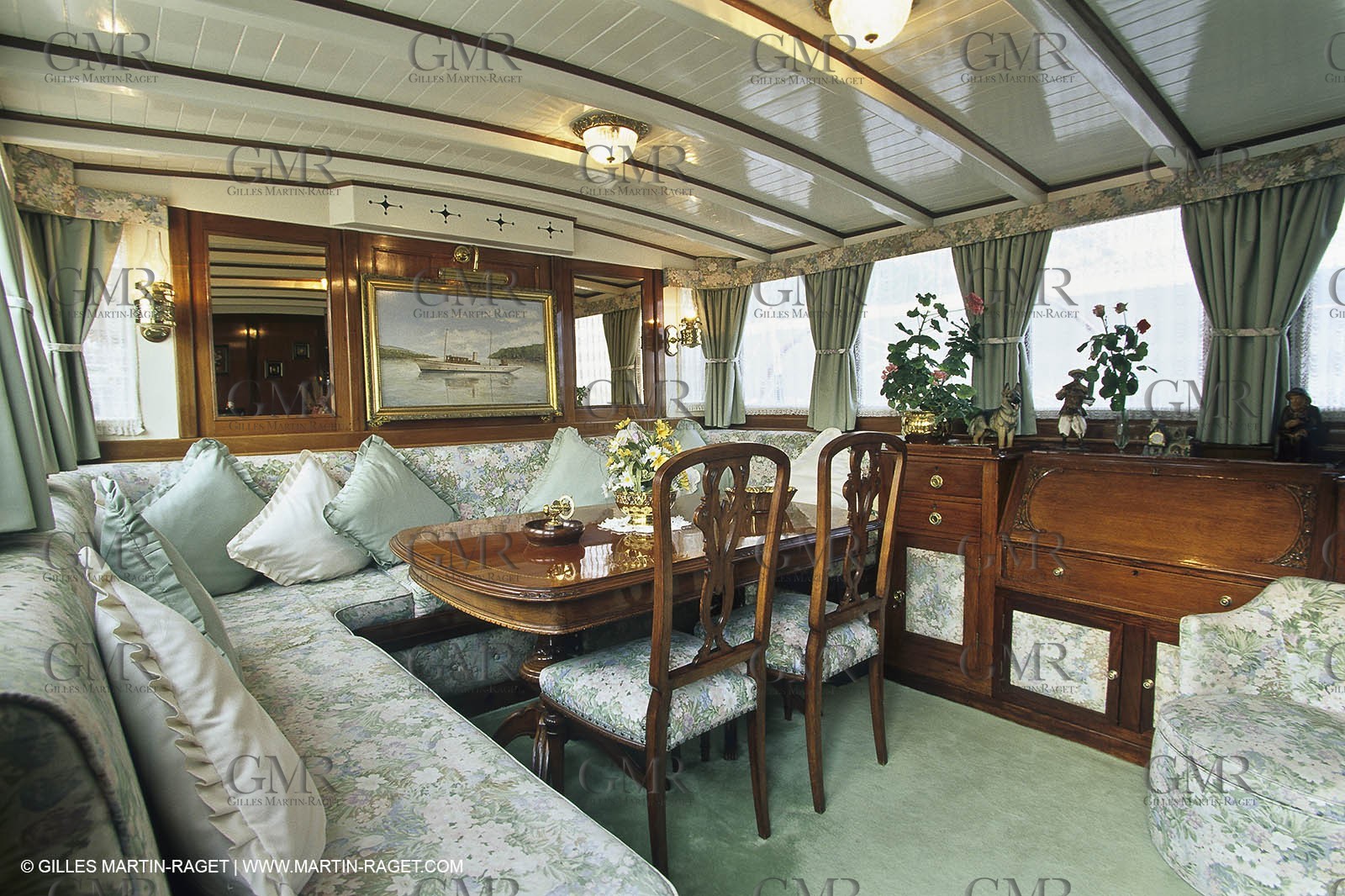 MOTORYACHT Bois182.jpg