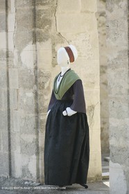 May 2004 - La Tour d'Aigues (FRA, 84) - Old costumes for women of the South exhibition