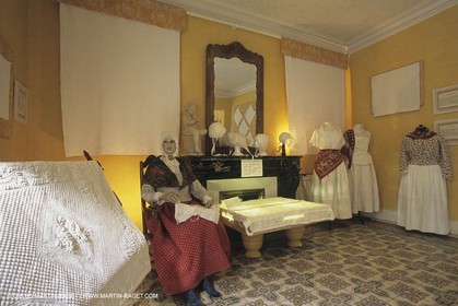 France, Provence, Traditions, Boutis et piqués, traditional cloths from Provence
