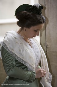 04 03 2007 - Arles - Queen of Arles and her assistants - winter costume trials