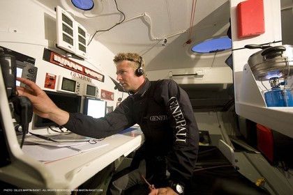 27 09 2008 - Lorient (FRA, 56) - A bord de Generali avec Yann Eliès - Préparation Vendée Globe 2008