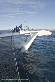 Samedi 5 septembre 2009 - Hyères (FRA, 83) - L'Hydroptère bat le record du monde de vitesse avec un run à 51,36 knts (sous réserve de ratification par le WSSRC)