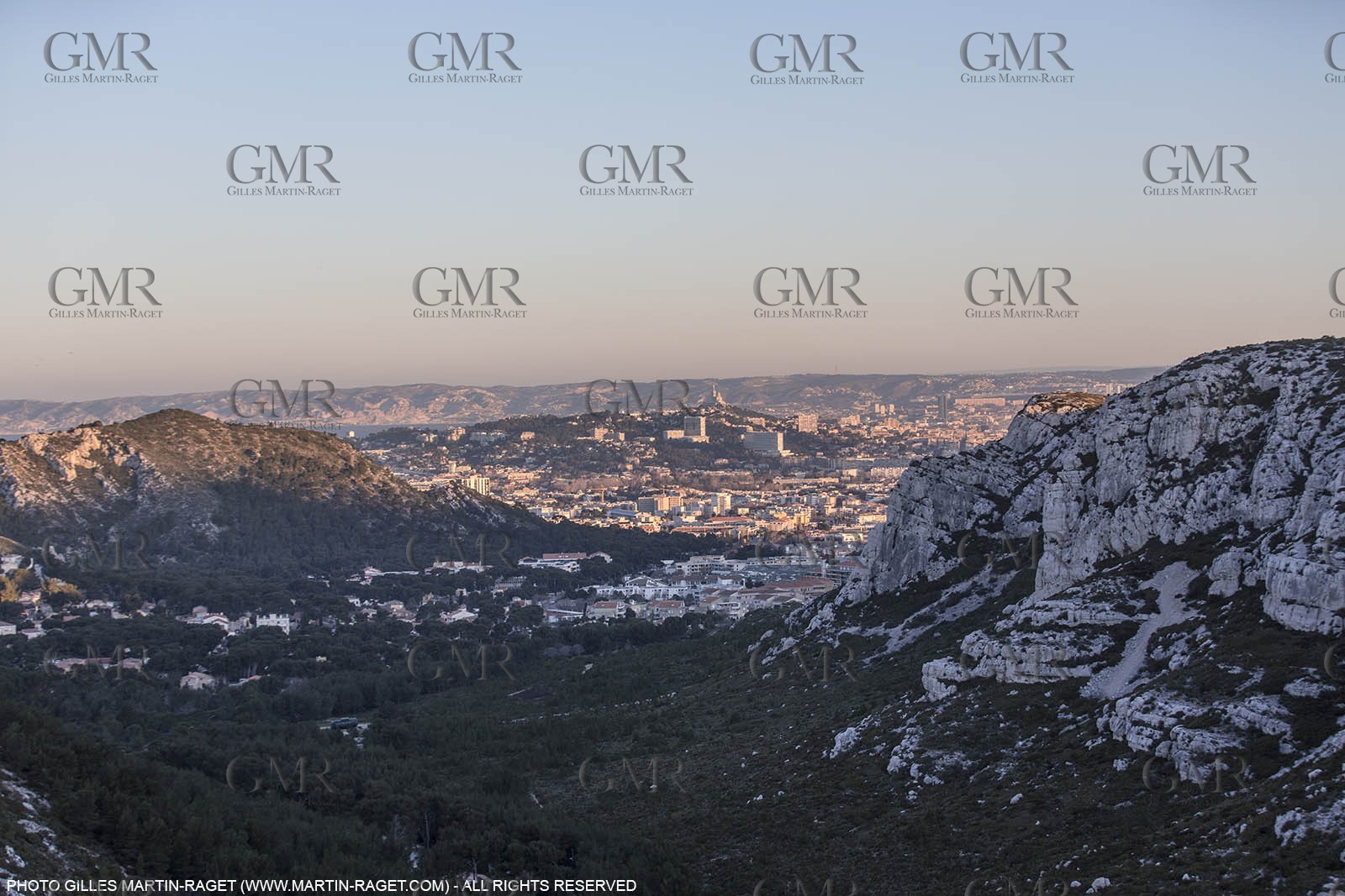 05 03 2015, Marseille (FRA,13), Col de Sormiou, Marseilles as seen from Sormiou pass
