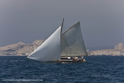 Sailing, Classic yachts, Voiles Vieux Port 2009, Marseille (FRA)