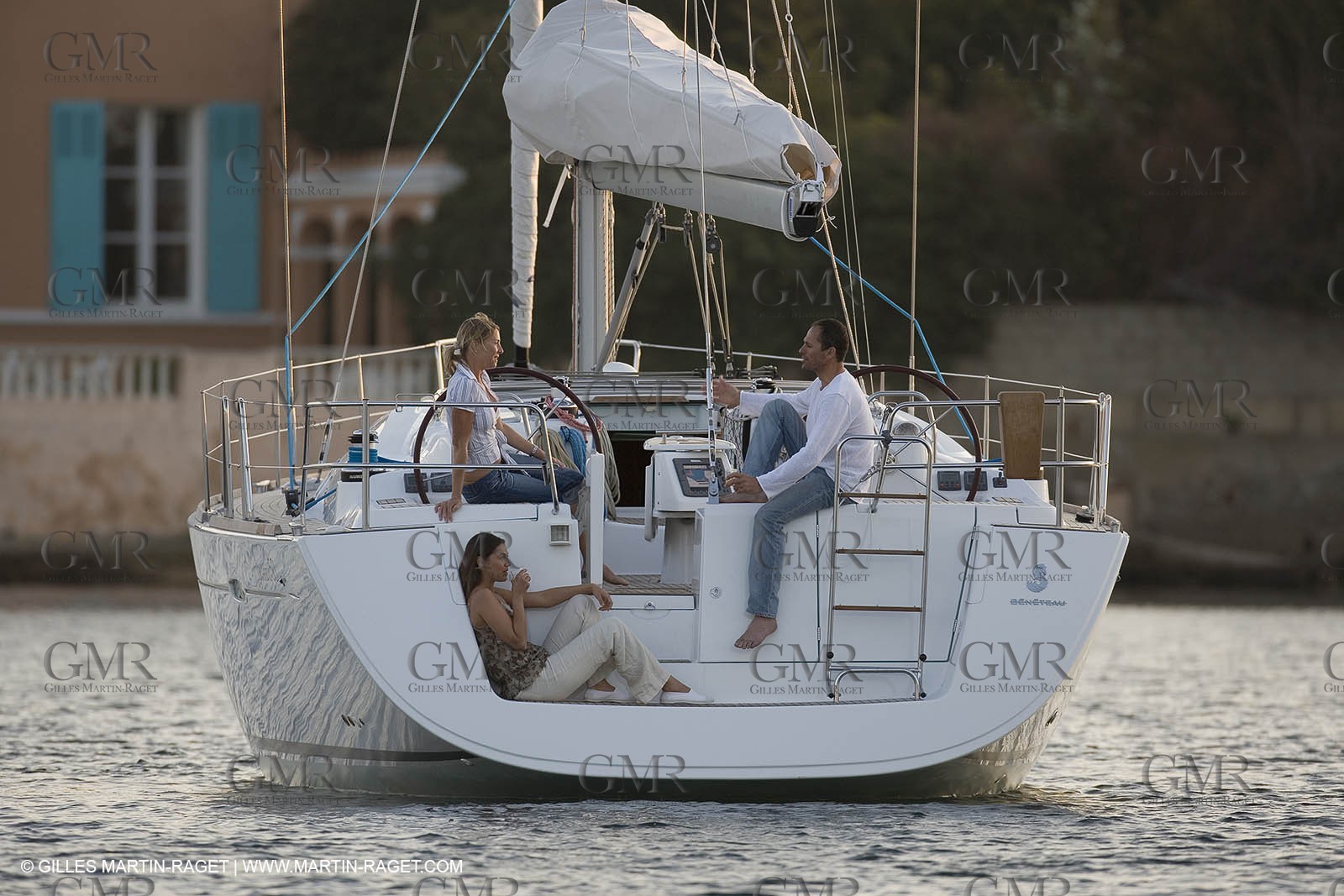 Cruising monohull mooring
