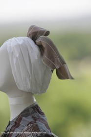 Mai 2004 - La Tour d'Aigues (FRA, 84) Costumes anciens pour l'exposition Femmes du Midi