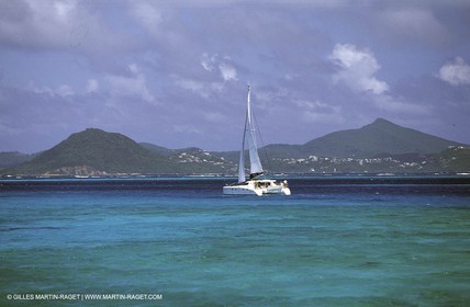 Multicoque sous voile