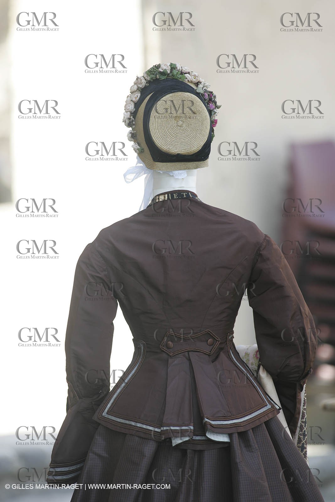 May 2004 - La Tour d'Aigues (FRA, 84) - Old costumes for women of the South exhibition