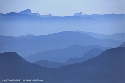 Landscapes and villages of Luberon national Park (FRA,04)