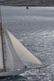 28 09 2022? Saint-Tropez,(FRA,83), Les Voiles de Saint-Tropez 2022 Régate N° 2 poup les modernes, navigation libre pour les grandes goélettes