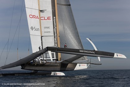 19 01 2010 - Valencia (ESP) - 33rd America's Cup - BMW ORACLE Racing - Boat preparation