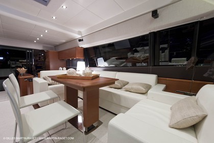 12 09 2009 - Cannes (FRA,06) - Chantier Jeanneau - Prestige 60