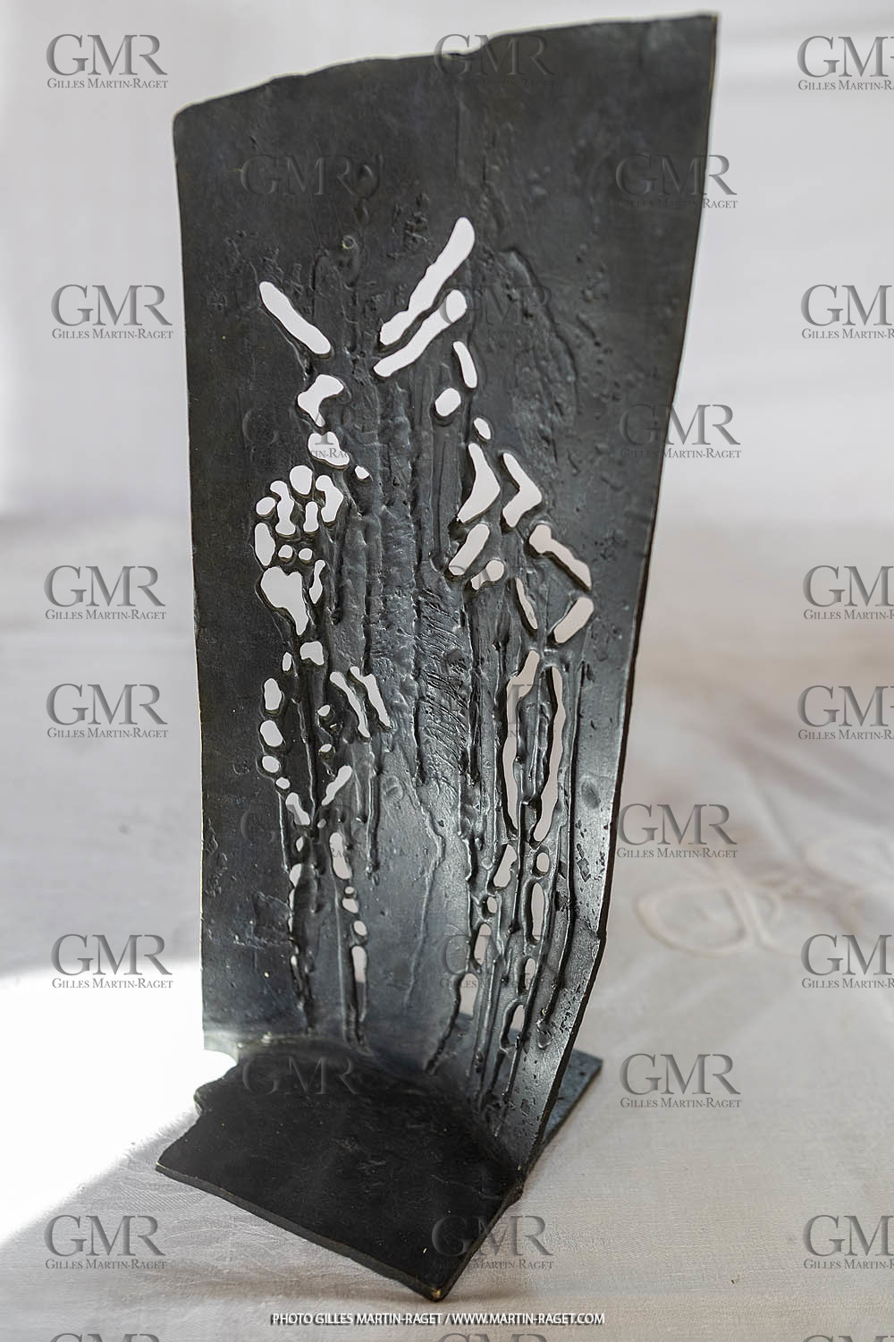 13 01 2023, Marseille (FRA,13), Oeuvre de Germaine Richier, Claire-voie n°3, 1956,, Bronze patiné foncé, Epreuve d'exposition, 35x18.5x14 cm, Collection particulière