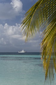 01 02 2008 - San Blas Archipelago (Panama) - Motor Yacht Senses