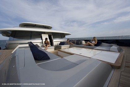11 06 2007 - Valencia (Spain) - Super Yacht Catamaran Bradley, Gilles Vaton design built by H2X in la Ciotat (France)
