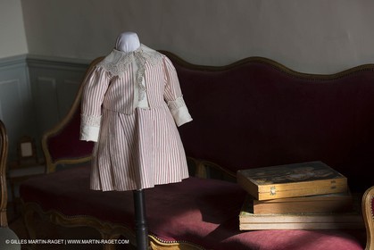 31 10 2013 - Ansouis (FRA,84) - Chateau d'Ansouis - Costumes de l'exposition Habits d'hommes