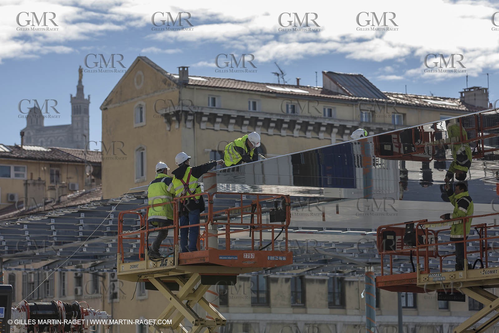 04 02 2013 - Marseille (FRA,13) - Vieux Port (historical port) refit - Works on the shadow maker