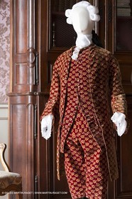 31 10 2013 - Ansouis (FRA,84) - Ansouis castle - Costumes of the exhibit Men costumes