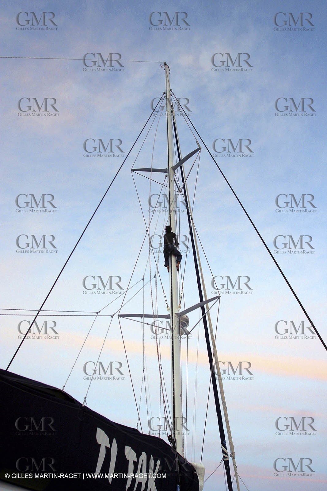 Cruising - People - Crew work