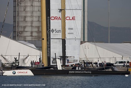 19 01 2010 - Valencia (ESP) - 33rd America's Cup - BMW ORACLE Racing - Boat preparation