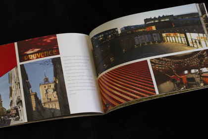 De Marseille en Provence version compacte, Edition Eanna, 15cmx21 cm, 90 pages, 136 photos de Gilles Martin-Raget, Textes Français-Anglais de Philippe Carrese, Vente en ligne sur www.martin-raget.com (15 € + port)