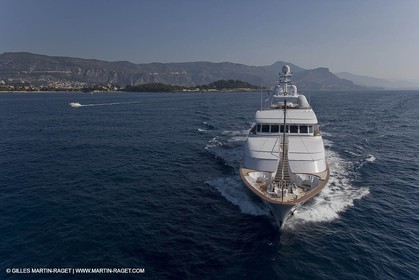 28 07 2007 - St Jean Cap Ferrat - SuperYachts - Motor Yachts - Hampshire