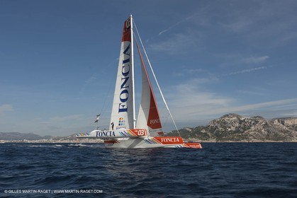 27 09 2012 - Marseille (FRA,13) - Alpari World Match Race Tour - Match Race France 2012 - Day 3 - Quarter finals - Matc Racing specialists sail on Foncia