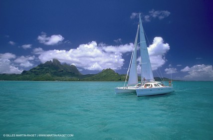 Multicoque sous voile