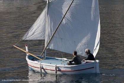 04 03 2007 - Marseilles (FRA) - La Nerthe off L'estaque (Marseille Neighorhood) - Dominique Pons