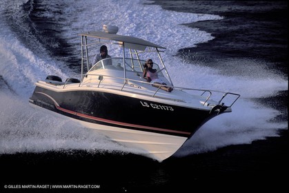 Motor boat running