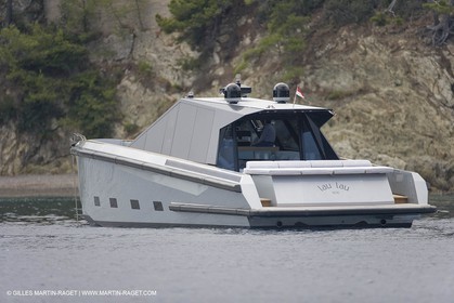 29 09 2007 - St Jean Cap Ferrat - Wally Yachts - Wally Power 70 - Lau Lau