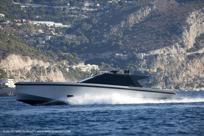 29 09 2007 - St Jean Cap Ferrat - Wally Yachts - Wally Power 70 - Lau Lau
