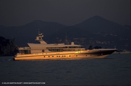 Super Motoryachts, Thunder B