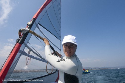 20 04 2010 - Hyères (FRA,83) - SOF 2010 - ZHIK Team - RSX women - Marina Alabau