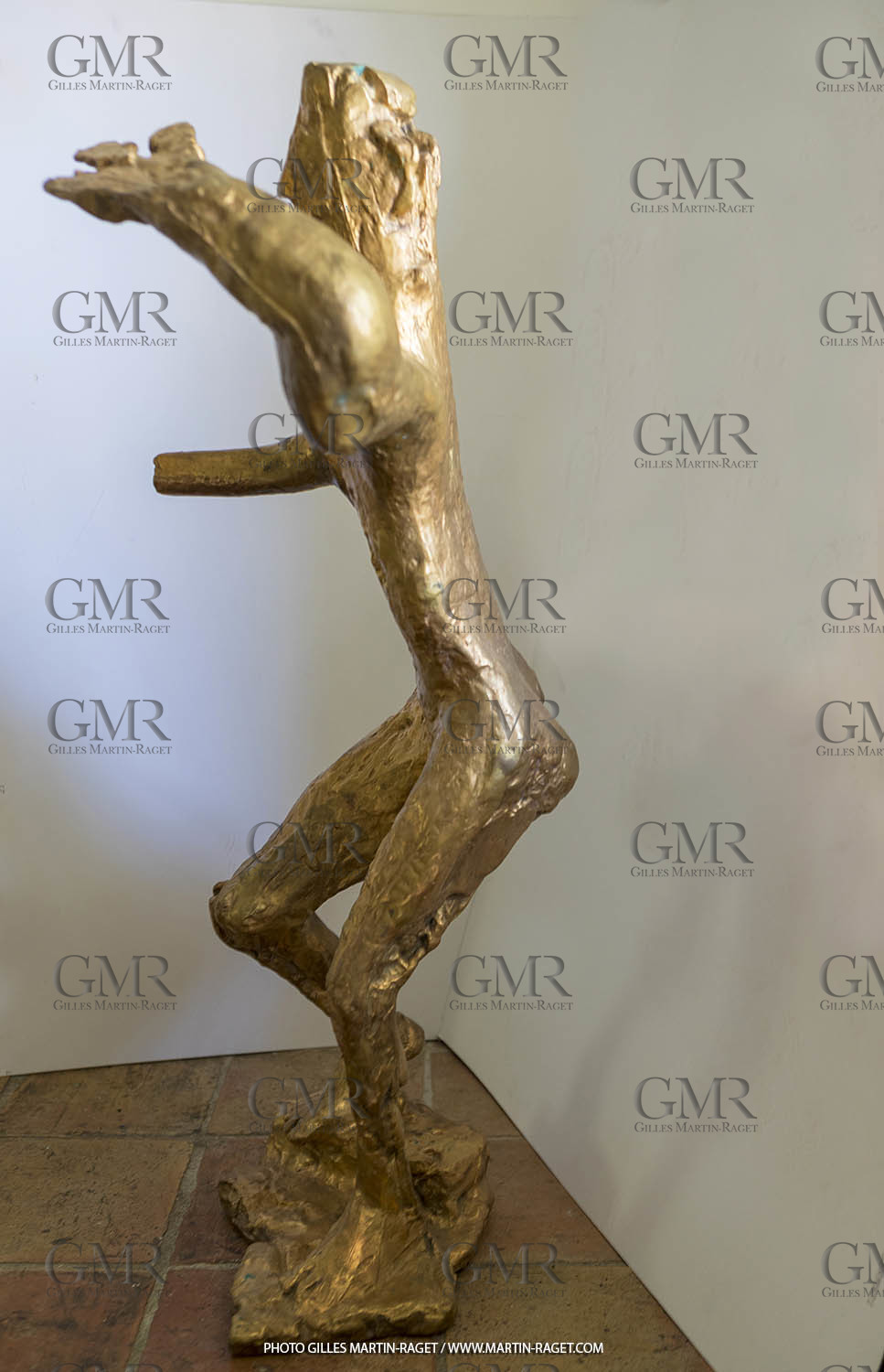 03 08 2020, Marseille (FRA,13), Oeuvre de Germaine Richier, l'Homme-forêt, grand 1945-1946, Bronze naturel nettoyé, Numéroté EA, 94 x 45 x 45 cm, Collection particulière