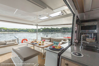 12 09 2016, Cannes (FRA,06), Chantier Fountaine-Pajot, Helia 44