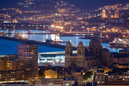 05 06 2012 - Marseille (FRA,13) - quartiers nord, au prmier plan le quartier du Panier