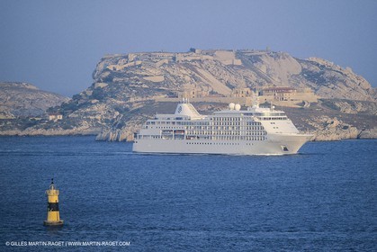 Paquebots, liners, cruise ships