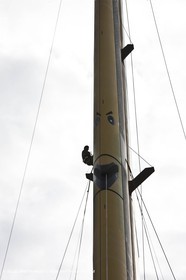 08 02 2010 - Valencia (ESP) - 33rd America's Cup - BMW ORACLE Racing - Day off 1 - Getting the yacht ready