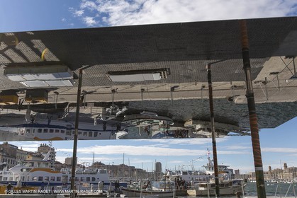 04 02 2013 - Marseille (FRA,13) - Renovation du Quai de la Fraternité (Vieux Port), pose de l'ombrière