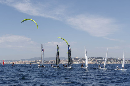 15 04 2024, Marseille (FRA), présentation des sélectionnés olympiques français en voile pour les Jeux Olympiques de Paris 2024.  Alex Mazella (Kite hommes - Formula Kite); Laurianne Nolot (Kite femmes - Formula Kite); Nicolas Goyard (Planche à voile hommes - iQFoil); Hélène Noesmoen (Planche à voile femmes- iQFoil); Camille Lecointre-Jeremie Mion (dériveur double mixte - 470); Louise Cervera (Dériveur femmes - ILCA 6); Jean-Baptiste Bernaz (Dériveur hommes - ILCA 7); Tim Mourniac - Lou Berthomieu (Multicoque mixte - Nacra 17); Clément Péquin - Erwan Fischer (Skiff hommes - 49er); Sarah Steyaert-Charline Picon (Skiff femmes - 49er FX).