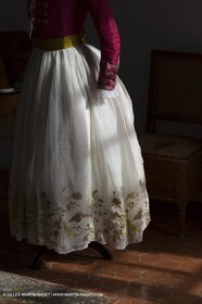 31 10 2013 - Ansouis (FRA,84) - Chateau d'Ansouis - Costumes de l'exposition Habits d'hommes