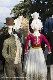 31 10 2013 - Ansouis (FRA,84) - Chateau d'Ansouis - Costumes de l'exposition Habits d'hommes