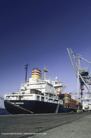 Marine world, Harbor operations