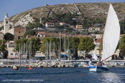 1 09 2007 - Marseille (FRA, 13) - Latin rigs in l'Estaque (Marseille north bay village)
