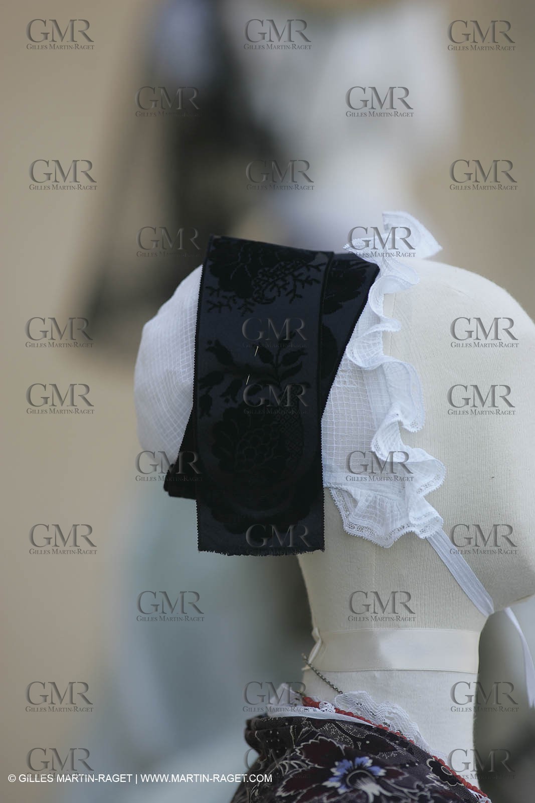 May 2004 - La Tour d'Aigues (FRA, 84) - Old costumes for women of the South exhibition